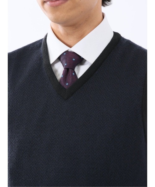 TAKA-Q（タカキュー）の「【ウォッシャブル ウール混】タカキュー ヘリンボン柄 プルオーバーベスト（ベスト・メンズ・グレー系その他2/ネイビー・MEDIUM/X-LARGE/LARGE）」の19枚目の写真