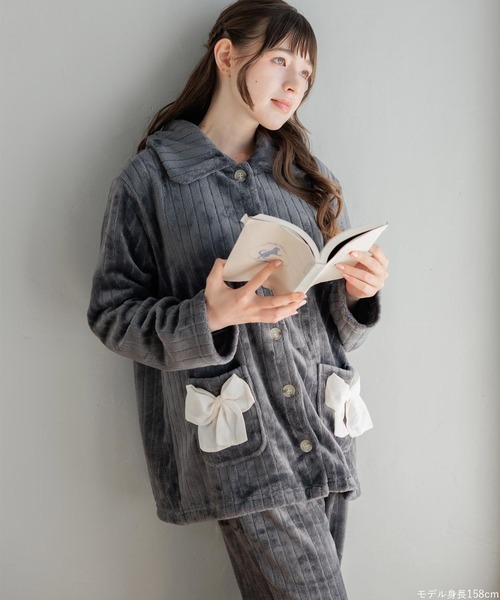 fran de lingerie（フランデランジェリー）の「もこもこ パジャマ ルームウェア レディース 冬 あったか モコモコ リボン 着る毛布「メモリーフリース」（ルームウェア/パジャマ・レディース・ホワイト系その他/ダークグレー/ピンク系その他2・M-L）」の6枚目の写真