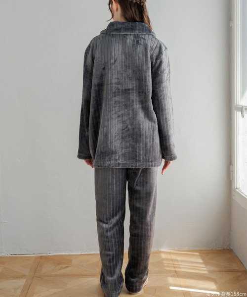 fran de lingerie（フランデランジェリー）の「もこもこ パジャマ ルームウェア レディース 冬 あったか モコモコ リボン 着る毛布「メモリーフリース」（ルームウェア/パジャマ・レディース・ホワイト系その他/ダークグレー/ピンク系その他2・M-L）」の9枚目の写真