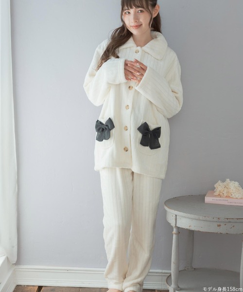 fran de lingerie（フランデランジェリー）の「もこもこ パジャマ ルームウェア レディース 冬 あったか モコモコ リボン 着る毛布「メモリーフリース」（ルームウェア/パジャマ・レディース・ホワイト系その他/ダークグレー/ピンク系その他2・M-L）」の11枚目の写真
