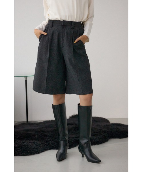 AZUL by moussy(アズールバイマウジー)の「ウールライクハーフパンツ(スラックス・レディース・ブラック/グレー系その他・SMALL/MEDIUM)」の1枚目の写真