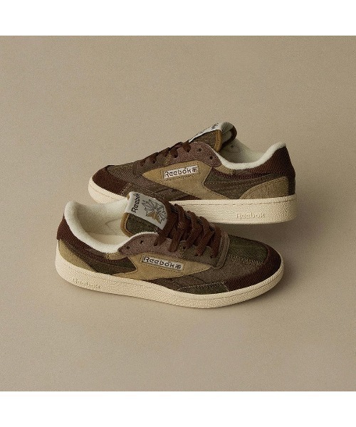 Reebok(リーボック)の「クラブシー リベンジ ヴィンテージ / CLUB C REVENGE VINTAGE(スニーカー・メンズ・カーキブラウン/アイボリー・22.5cm/23.0cm/24.5cm/25.0cm/25.5cm/26.0cm/26.5cm/27.0cm/27.5cm/28.0cm/28.5cm/30.0cm/23.5cm/24.0cm/29.0cm)」の4枚目の写真