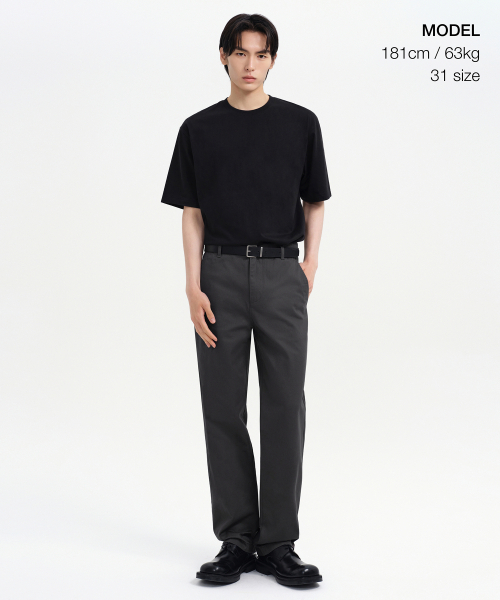 MUSINSA STANDARD（ムシンサスタンダード）の「ストレートチノパンツ [ダークグレー]（その他パンツ・メンズ・その他・40/38/42/36/34/32/30/31/33/26/27/28/29）」の2枚目の写真
