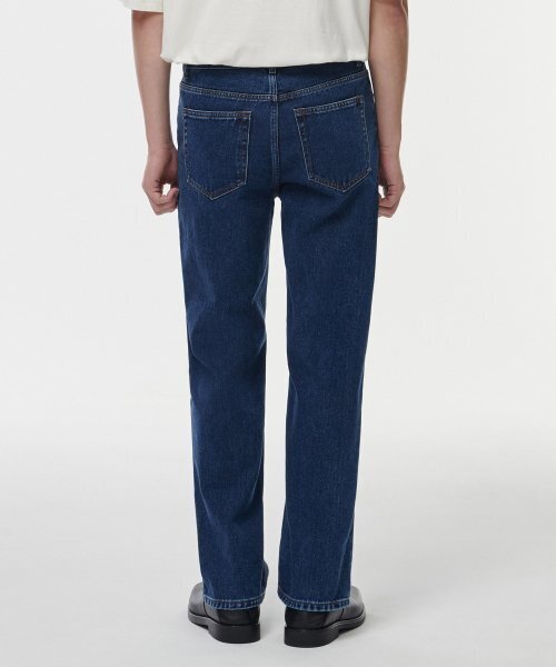MUSINSA STANDARD（ムシンサスタンダード）の「裏起毛ストレートデニムパンツ [ミディアムインディゴ]（デニムパンツ・メンズ・その他・28/29/32/30/31/33/26/27/40/38/42/36/34）」の2枚目の写真