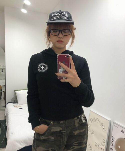 PUNCH DRUNK PARTIES（パンチドランクパーティーズ）の「Circle Logo Slim Hoodie (BLACK)（パーカー・レディース・その他・1/2）」の8枚目の写真