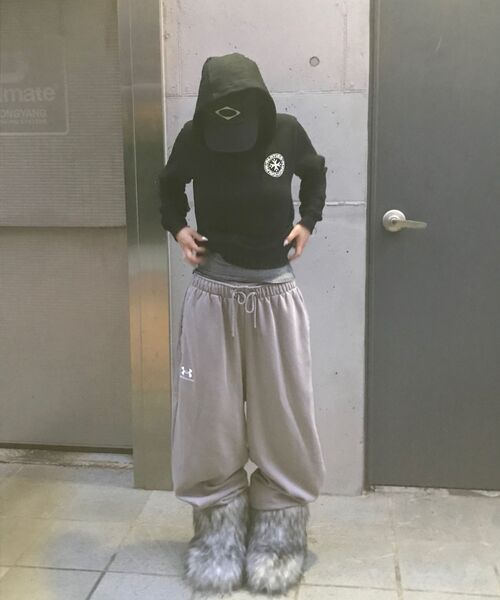 PUNCH DRUNK PARTIES（パンチドランクパーティーズ）の「Circle Logo Slim Hoodie (BLACK)（パーカー・レディース・その他・1/2）」の9枚目の写真