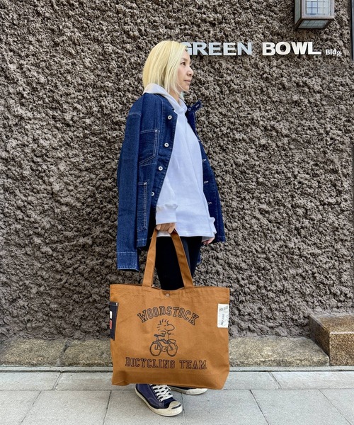 SNOOPY×OLD BETTY'S（スヌーピーカケルオールドベティーズ）の「スヌーピー【SNOOPY】Heavy Canvas Tote Bag (WOODSTOCK)（ショルダーバッグ・レディース・ネイビー/キャメル/ブラック・FREE）」の8枚目の写真