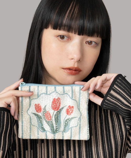 Casselini（キャセリーニ）の「Casselini(キャセリーニ)レースチューリップポーチ（ポーチ・レディース・ピンク/アイボリー/グレー・FREE）」の2枚目の写真