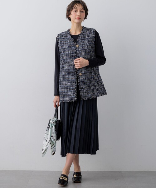 23区(ニジュウサンク)の「ニットセットアップ プリーツコンビ ワンピース(ワンピース・レディース・グレー系/ブラック系/ダークグリーン系・38)」の7枚目の写真
