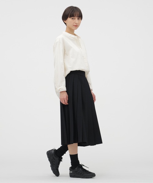 MARGARET HOWELL（マーガレットハウエル）の「SIMPLE STRIPE COTTON SHIRT（シャツ/ブラウス・レディース・ホワイト/ブルー系その他2・2/1）」の9枚目の写真