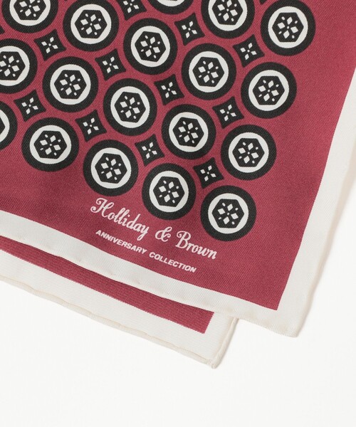 BEAMS F(ビームスエフ)の「Holliday & Brown / シルク 小紋柄 チーフ(ハンカチ/ハンドタオル・メンズ・ブルー/ワイン・ONE SIZE)」の3枚目の写真