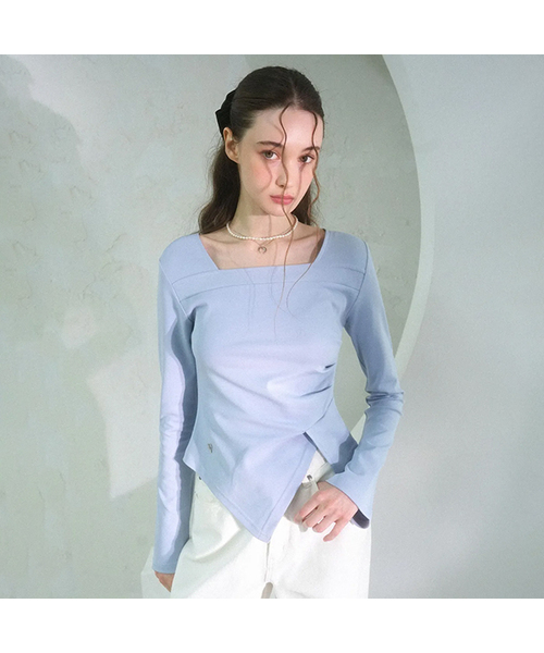 Vivacious（ビバシャス）の「Elegant Side Tuck T-shirt - 3COL（Tシャツ/カットソー・レディース・ホワイト/ブラック/スカイブルー・SMALL/MEDIUM）」の3枚目の写真