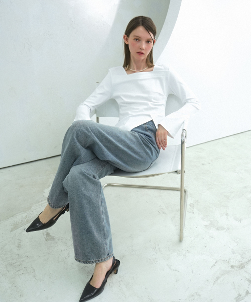 Vivacious（ビバシャス）の「Elegant Side Tuck T-shirt - 3COL（Tシャツ/カットソー・レディース・ホワイト/ブラック/スカイブルー・SMALL/MEDIUM）」の6枚目の写真
