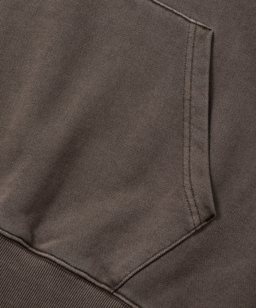BROWNBREATH（ブラウンブレス）の「PIGMENT TAG HOODIE - BROWN（パーカー・レディース・その他・LARGE/X-LARGE/MEDIUM/SMALL）」の7枚目の写真