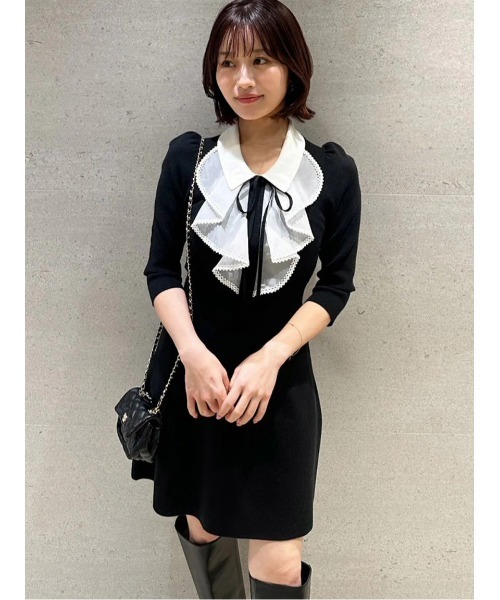 SNIDEL(スナイデル)の「ラッフルミニニットワンピース(ワンピース・レディース・ブラック/アイボリー/グリーン・F)」の2枚目の写真
