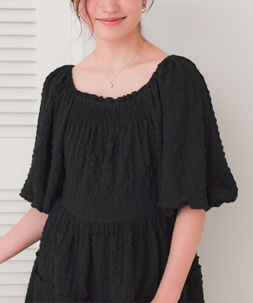 titivate(ティティベイト)の「スクエアネックチュニックトップス/シュシュセット(シャツ/ブラウス・レディース・ライトブルー/ブラック/オフホワイト・L/M/S)」の12枚目の写真
