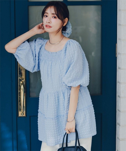 titivate(ティティベイト)の「スクエアネックチュニックトップス/シュシュセット(シャツ/ブラウス・レディース・ライトブルー/ブラック/オフホワイト・L/M/S)」の18枚目の写真