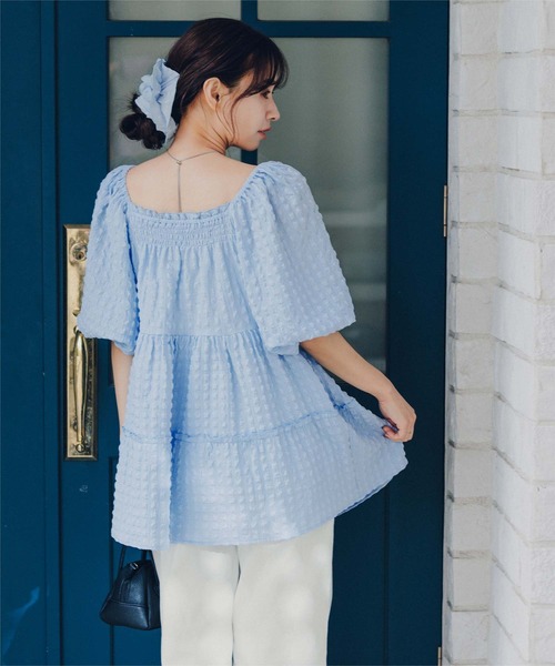 titivate(ティティベイト)の「スクエアネックチュニックトップス/シュシュセット(シャツ/ブラウス・レディース・ライトブルー/ブラック/オフホワイト・L/M/S)」の21枚目の写真