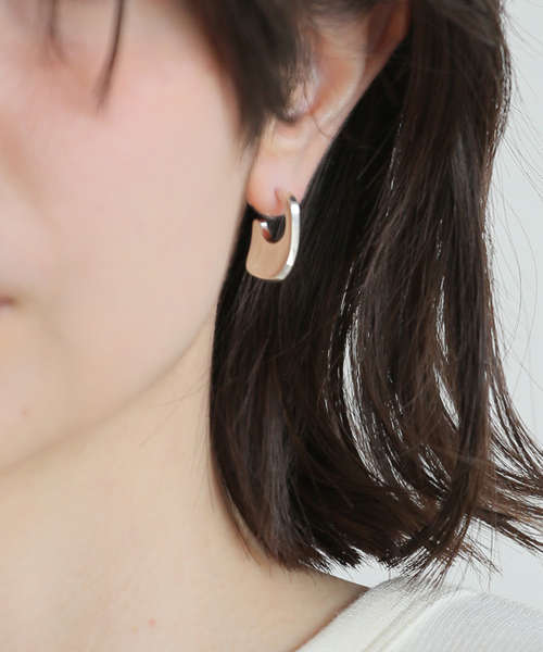 PHILIPPE AUDIBERT（フィリップ オーディベール）の「【PHILIPPE AUDIBERT】 Niles earring Lbrass s（ピアス（両耳用）・レディース・シルバー・FREE）」の4枚目の写真