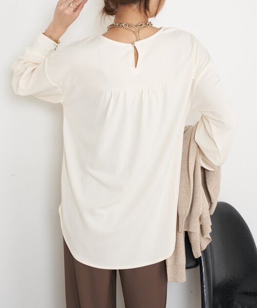 Jena espace merveilleux（ジェナ　エスパスメルヴェイユ）の「【ヒップも隠れる/WEB限定】シルケットブラウス（Tシャツ/カットソー・レディース・オフホワイト/ブラック・FREE）」の13枚目の写真