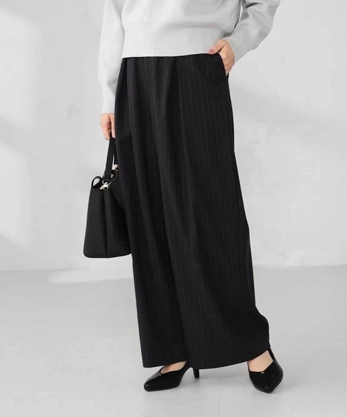 a.v.v(アーヴェヴェ)の「ストライプタックワイドパンツ(その他パンツ・レディース・ブラウン・38/40)」の2枚目の写真