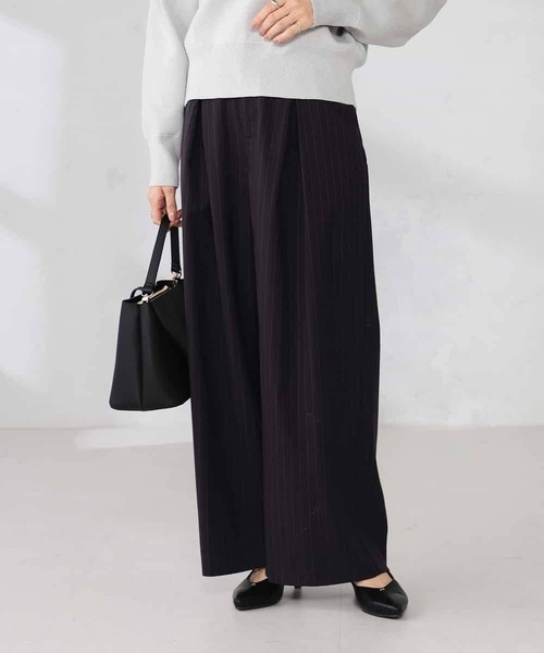 a.v.v(アーヴェヴェ)の「ストライプタックワイドパンツ(その他パンツ・レディース・ブラウン・38/40)」の3枚目の写真