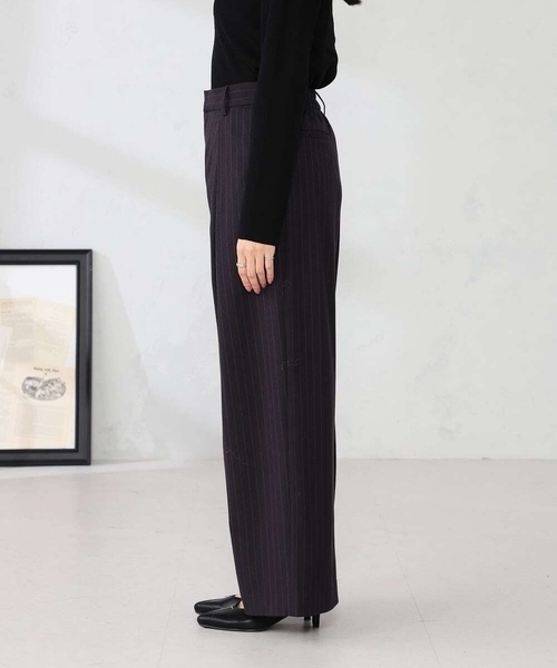 a.v.v(アーヴェヴェ)の「ストライプタックワイドパンツ(その他パンツ・レディース・ブラウン・38/40)」の16枚目の写真