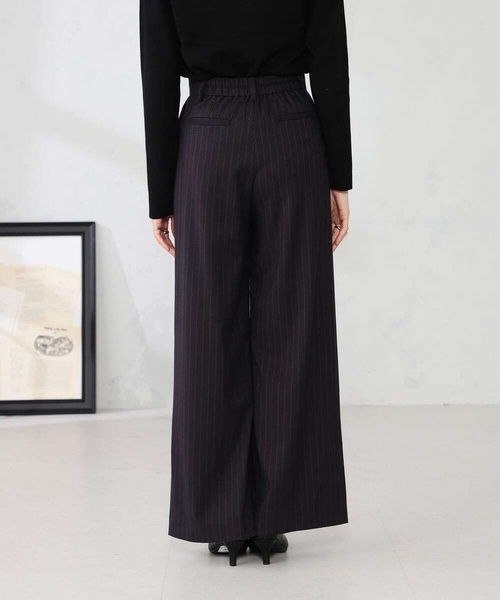 a.v.v(アーヴェヴェ)の「ストライプタックワイドパンツ(その他パンツ・レディース・ブラウン・38/40)」の17枚目の写真