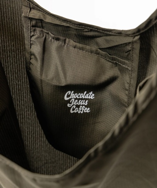 Chocolate Jesus Coffee(チョコレートジーザスコーヒー)の「COFFEE LOGO PACKABLE TOTE BAG(トートバッグ・メンズ・ブラック/オリーブ・FREE)」の5枚目の写真