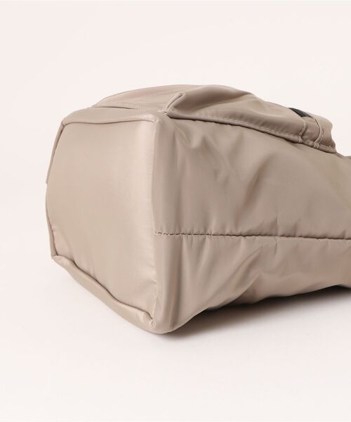 florist（フローリスト）の「【2WAY・多ポケット】ドロストナイロンハンドバッグ/ショルダーバッグ（ショルダーバッグ・レディース・グレイッシュベージュ/ブラック/グレー・FREE）」の5枚目の写真