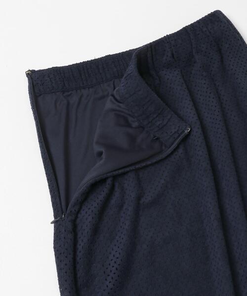 SENSE OF PLACE by URBAN RESEARCH(センスオブプレイスバイアーバンリサーチ)の「FSパンチングナロースカート(スカート・レディース・ネイビー/ベージュ・MEDIUM/SMALL)」の15枚目の写真