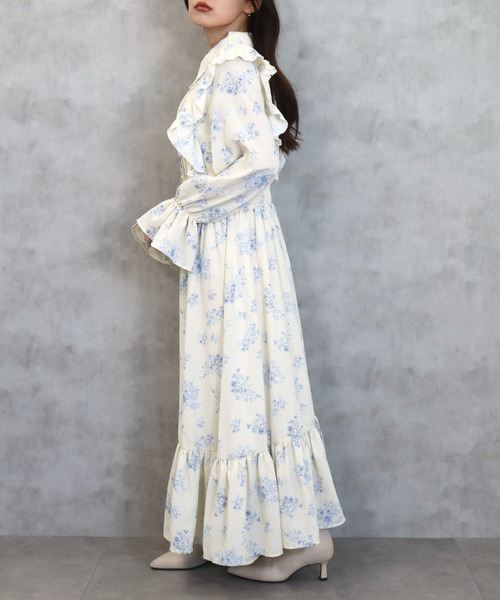 CECIL McBEE（セシルマクビー）の「花柄シャツフリルワンピース（ワンピース・レディース・オフホワイト/ブラック/アイボリー・MEDIUM）」の5枚目の写真