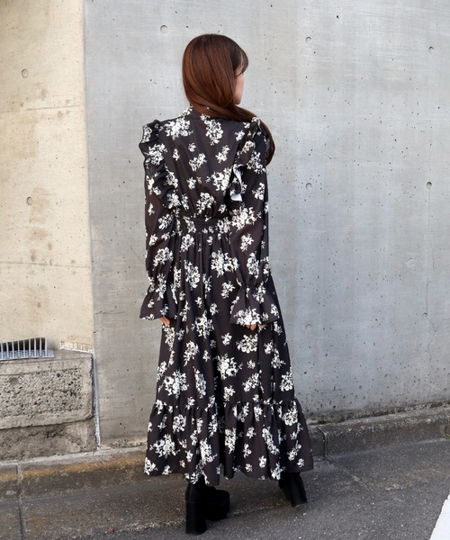CECIL McBEE（セシルマクビー）の「花柄シャツフリルワンピース（ワンピース・レディース・オフホワイト/ブラック/アイボリー・MEDIUM）」の15枚目の写真