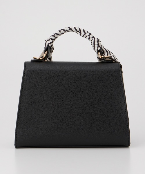 Honeys(ハニーズ)の「スカーフ付フラップバッグ(ハンドバッグ・レディース・アイボリー/ブラック/ブラウン・FREE)」の16枚目の写真