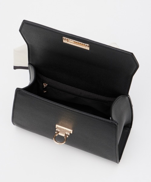 Honeys(ハニーズ)の「スカーフ付フラップバッグ(ハンドバッグ・レディース・アイボリー/ブラック/ブラウン・FREE)」の17枚目の写真