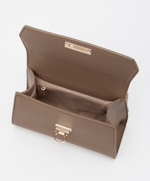 Honeys(ハニーズ)の「スカーフ付フラップバッグ(ハンドバッグ・レディース・アイボリー/ブラック/ブラウン・FREE)」の20枚目の写真