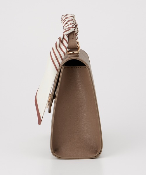 Honeys(ハニーズ)の「スカーフ付フラップバッグ(ハンドバッグ・レディース・アイボリー/ブラック/ブラウン・FREE)」の22枚目の写真