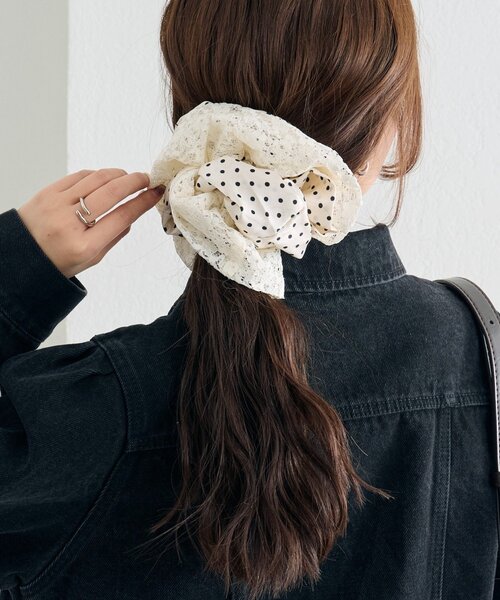 mystic(ミスティック)の「ドットレースシュシュ(ブローチ/コサージュ・レディース・オフホワイト/ブラック・ONE SIZE)」の6枚目の写真