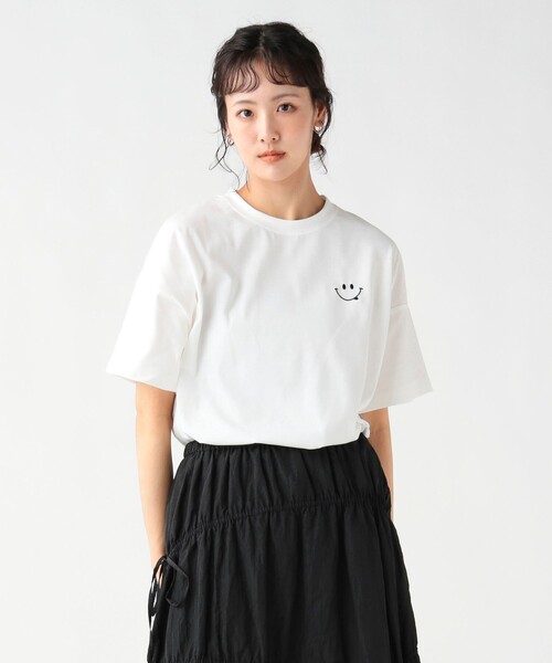 BEAMS HEART（ビームスハート）の「【7/16値下げ】スマイル刺繍 Tシャツ（Tシャツ/カットソー・レディース・レッド/ホワイト/グレー/ブラック・FREE）」の8枚目の写真