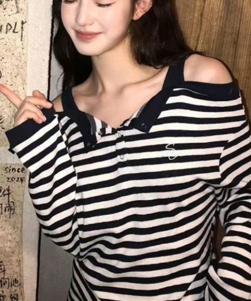 DIAVEL(ディアベル)の「【26春夏新作】ボーダー柄 オフショルダートップス(Tシャツ/カットソー・レディース・ネイビー・M)」の16枚目の写真