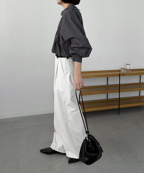 CAPRICIEUX LE'MAGE（カプリシューレマージュ）の「バルーンクロップシャツ（シャツ/ブラウス・レディース・ブルー/ホワイト/ピンク/チャコールグレー・FREE）」の17枚目の写真