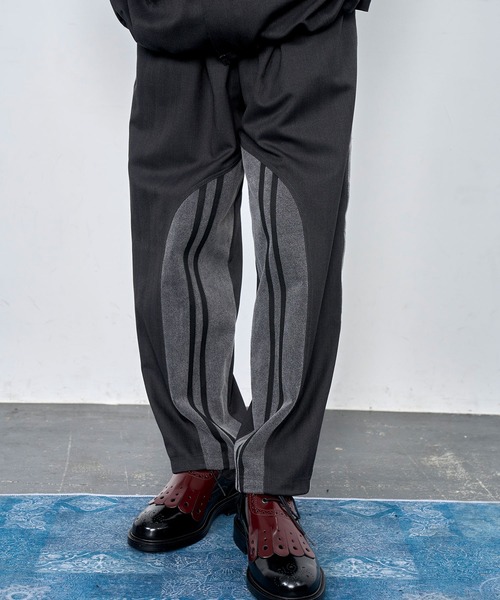 Nora Lily（ノラリリー）の「【Nora Lily】Denim Combo Track Line Loose Pants（その他パンツ・メンズ・グレー/ブラック・FREE）」の3枚目の写真