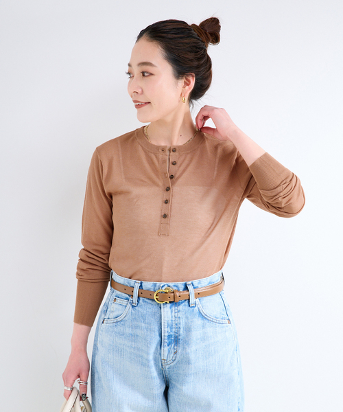 Simplicite（サンプリシテ）の「《追加2》手洗い可 / シアーニットヘンリープルオーバー（ニット/セーター・レディース・ベージュ/サックスブルー/ブラウン系その他/ブラック・FREE）」の14枚目の写真