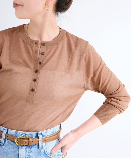 Simplicite（サンプリシテ）の「《追加2》手洗い可 / シアーニットヘンリープルオーバー（ニット/セーター・レディース・ベージュ/サックスブルー/ブラウン系その他/ブラック・FREE）」の17枚目の写真