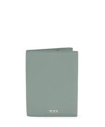 TUMI（トゥミ）の「NASSAU パスポート・スリーヴ（パスポートケース）」