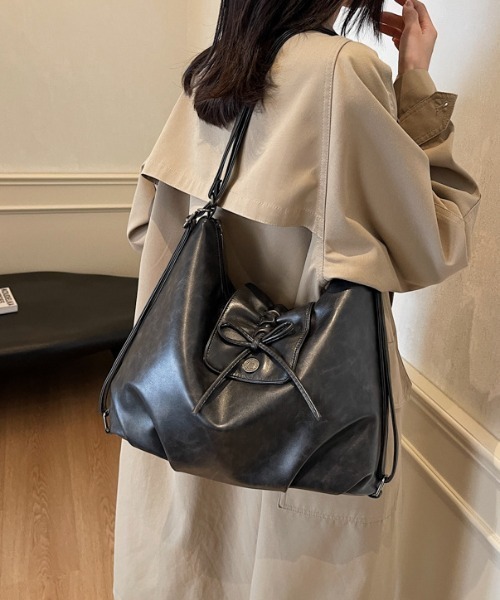 ｔｏｌｅｎｅ（トレネ）の「2way 合成皮革 リボンモチーフ ショルダーバッグ リュック（ショルダーバッグ・レディース・ブラック/ブラウン・FREE）」の14枚目の写真