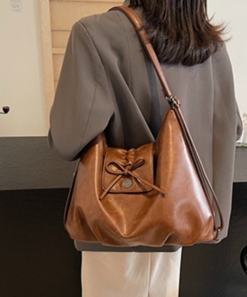 ｔｏｌｅｎｅ（トレネ）の「2way 合成皮革 リボンモチーフ ショルダーバッグ リュック（ショルダーバッグ・レディース・ブラック/ブラウン・FREE）」の5枚目の写真