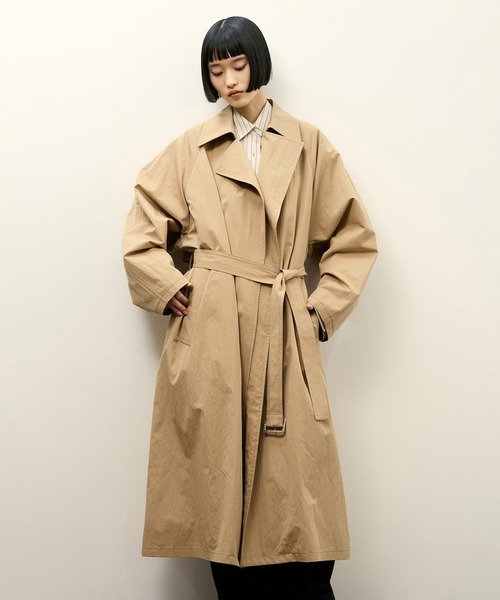 ADAM ET ROPE'(アダムエロペ)の「リラックスライトトレンチ(トレンチコート・レディース・ベージュ/オフホワイト・38/36)」の2枚目の写真
