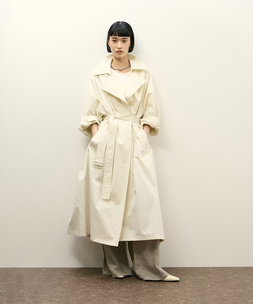 ADAM ET ROPE'(アダムエロペ)の「リラックスライトトレンチ(トレンチコート・レディース・ベージュ/オフホワイト・38/36)」の19枚目の写真