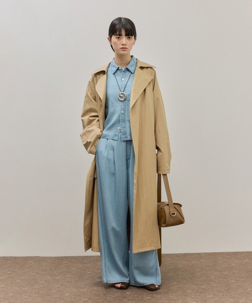 ADAM ET ROPE'(アダムエロペ)の「リラックスライトトレンチ(トレンチコート・レディース・ベージュ/オフホワイト・38/36)」の21枚目の写真